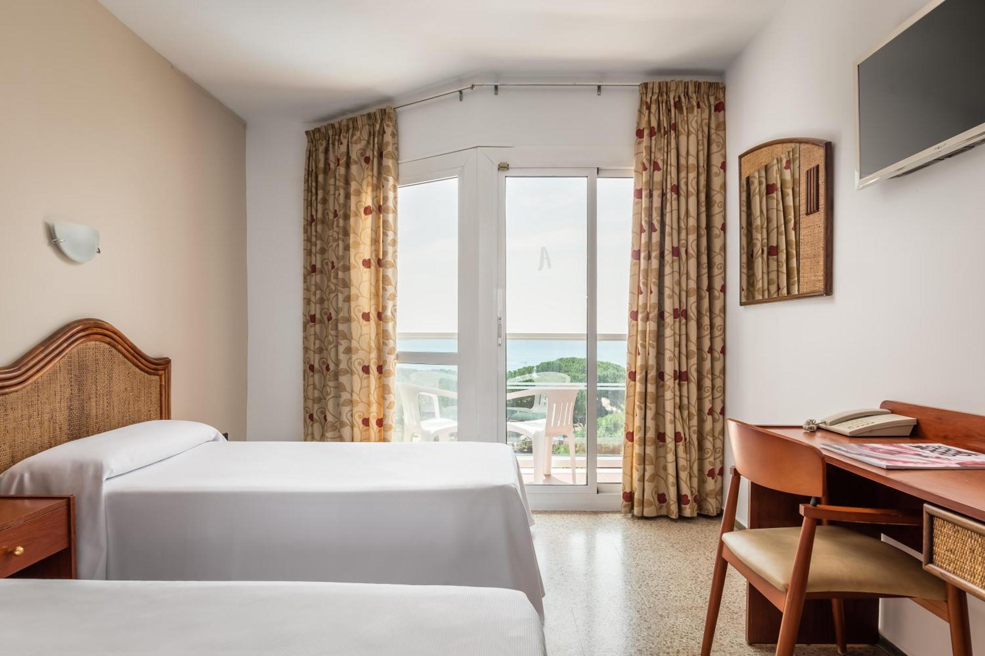 Hotel Cartago Nova By Alegria Malgrat de Mar Luaran gambar