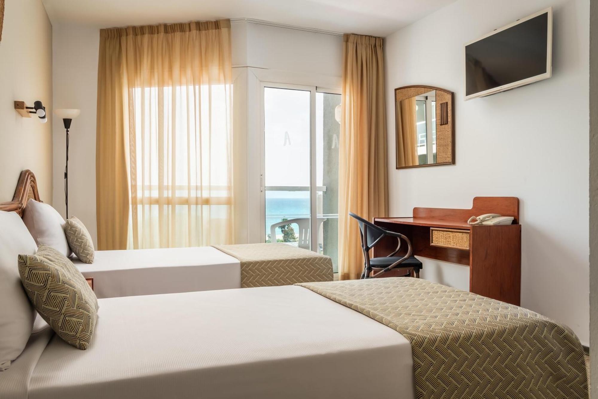 Hotel Cartago Nova By Alegria Malgrat de Mar Luaran gambar